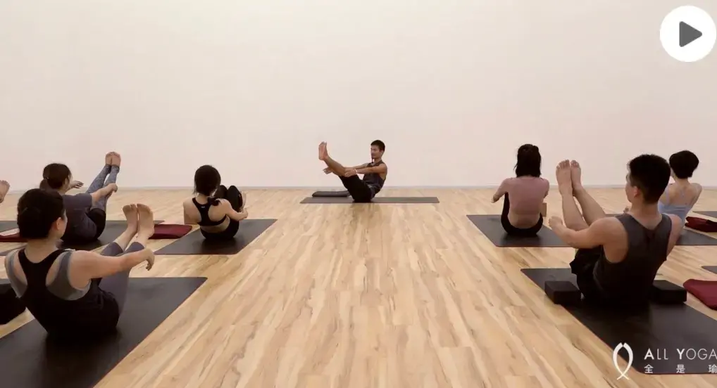 黄瀚彬-古老的瑜伽-阿斯汤加